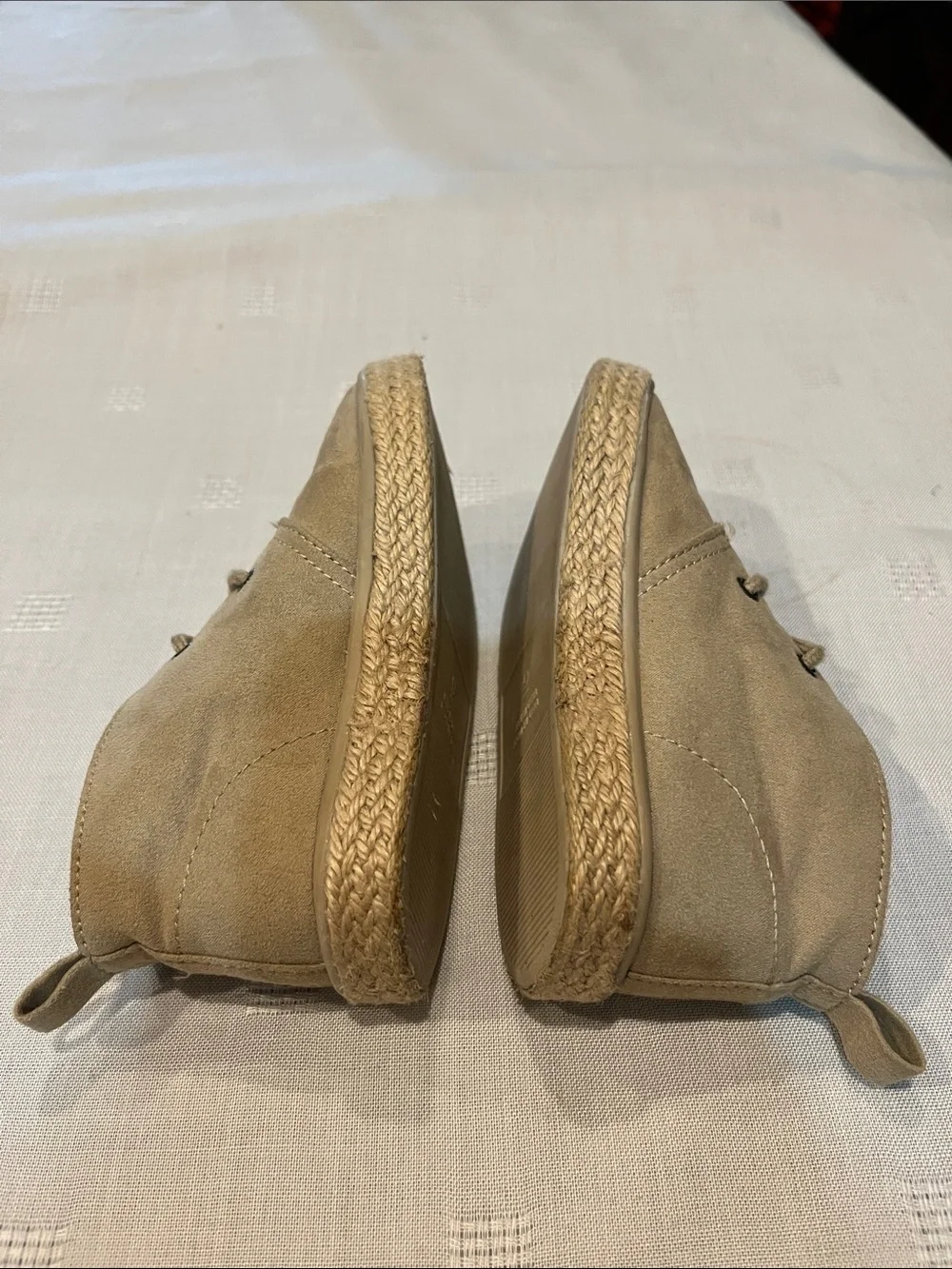 Old Navy Tan Shoes size 9 Kids